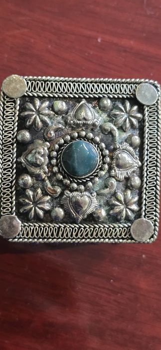 Ceрьги золотые  пуссеты