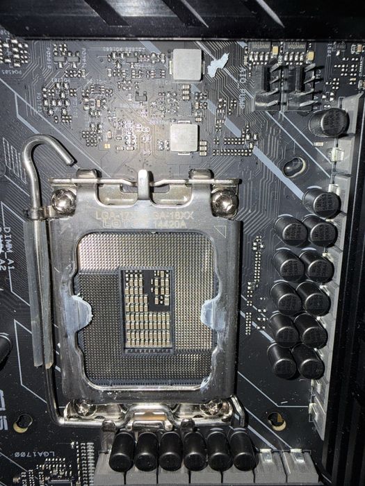 Placa de baza Asus Tuf Gaming z690-plus WIFI d4