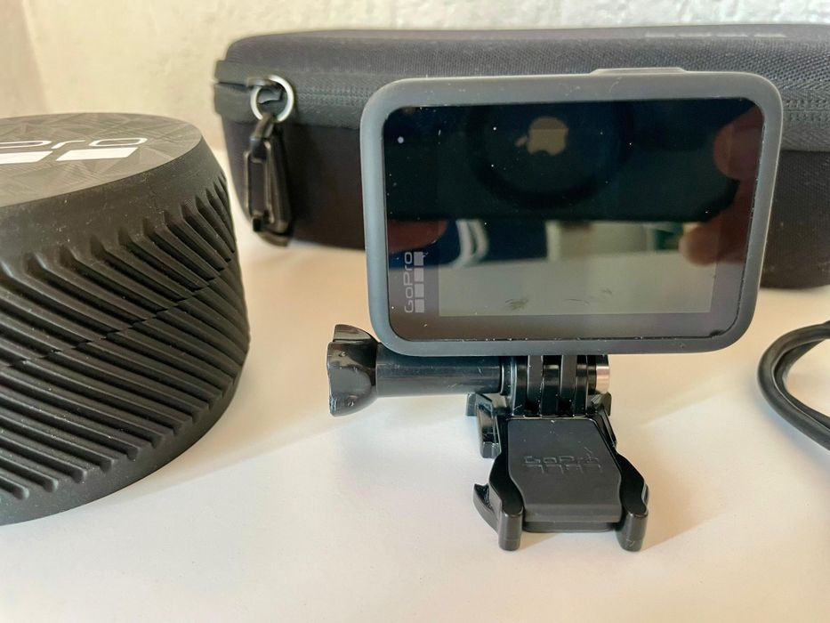 Vând Go Pro Hero 9 black