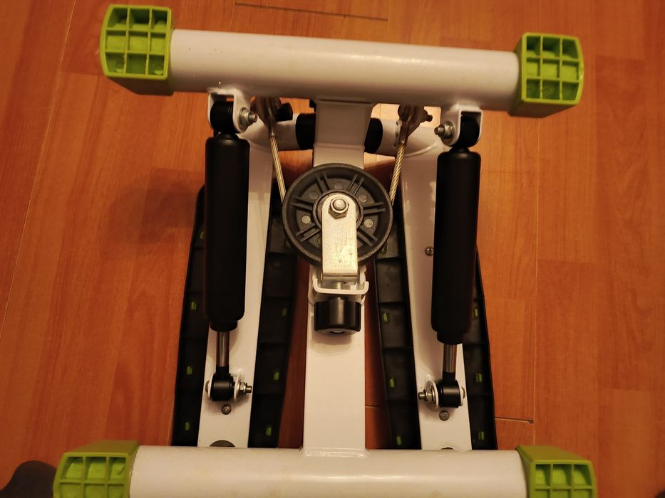 Тренажёр для ног степпер.