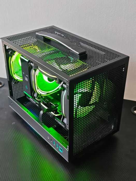 Компютър - /B650 Lightning Wi-fi/Ryzen 7 7700X/RX 9060 XT 16GB/32GB DDR5 6400M/T/1TB nVme gen 4.0/
