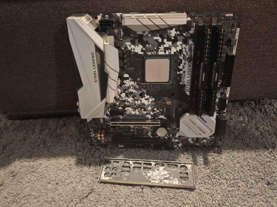 ASRock B450M Steel Legend + Ryzen 5 5600, шестядрен 3.5/4.4GHz АМ4 + 16GB РАМ DDR4