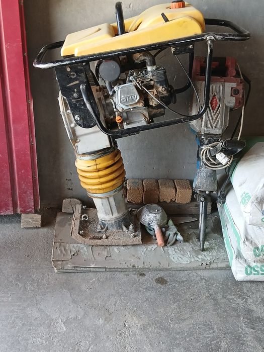 Kenguru trambovka sotiladi