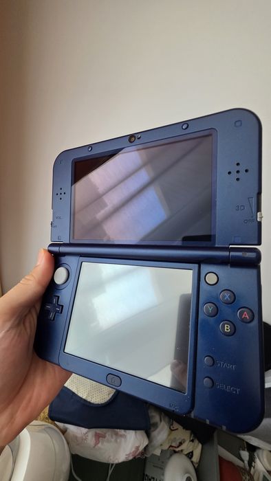 New Nintendo 3DS XL, Modat,2000 jocuri, 21-în-1, gata de joacă