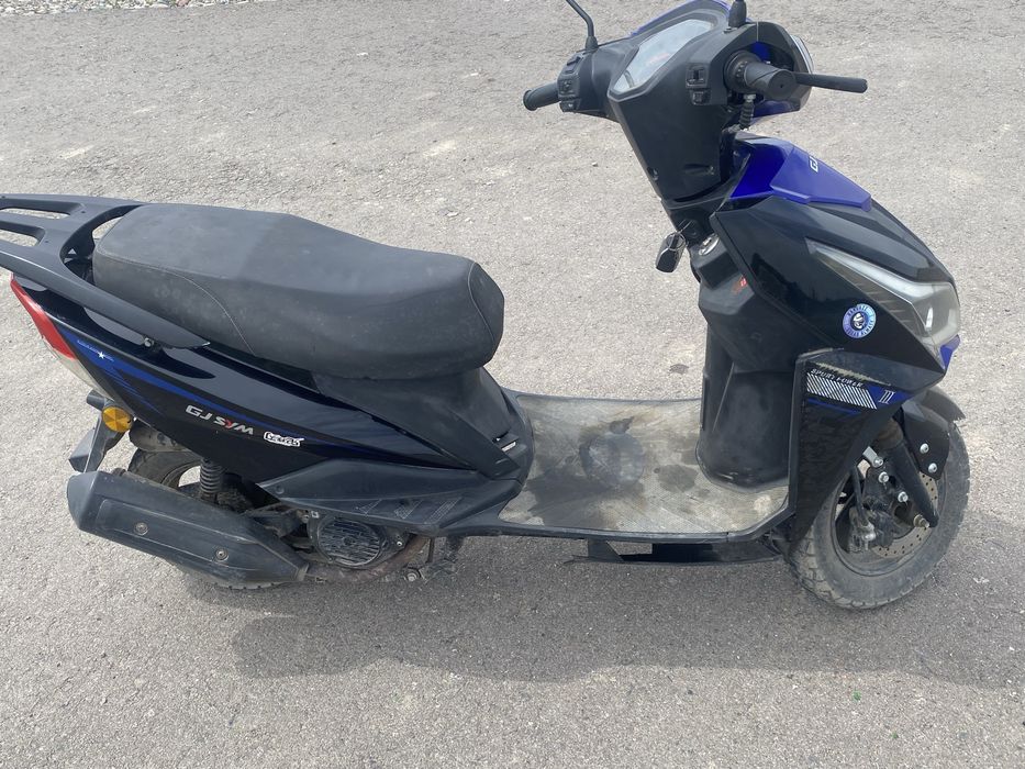 Продам скутер Venom