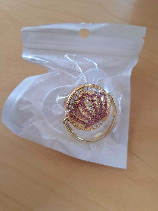 Нов биберон залъгалка с камъни