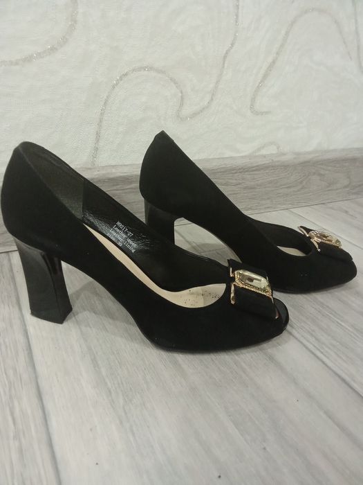 Туфли красивые 39 р