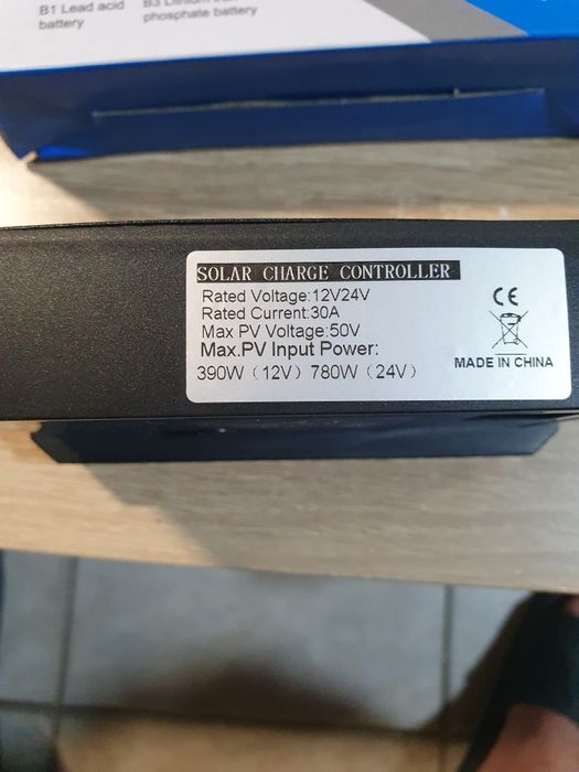 Контролер регулатор за соларни панели 12V-24V 30А