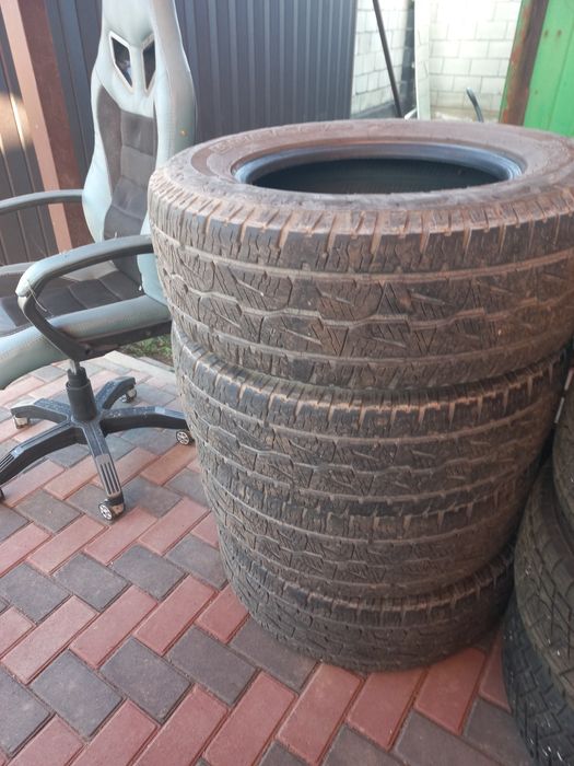 Продам комплект зимней и летней шины