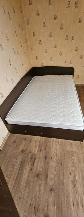 Легло  с  матрак