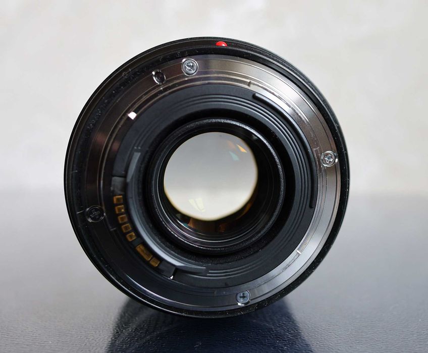 Canon EF 24-70mm f/2.8L II USM + Подарок
