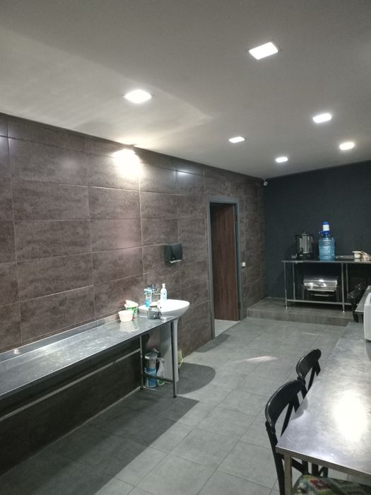 Сдается в аренду помещение 185 кв.м. на гастрономической улице.