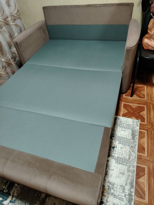 Диван двухместный