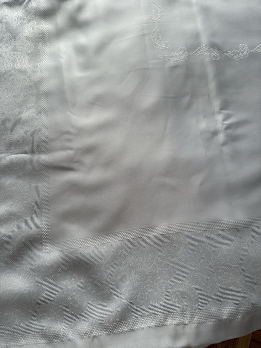 Скатерть с тефлоновым покрытием.