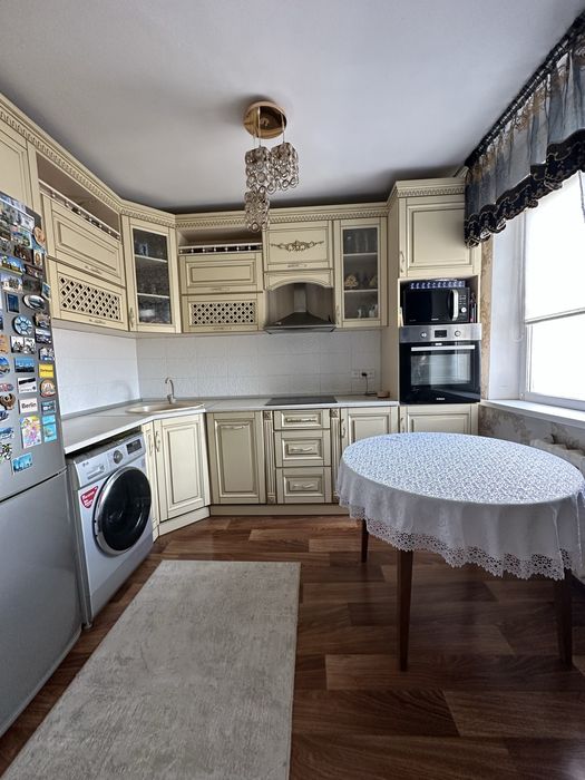 Продам 3-х  комнатную кв