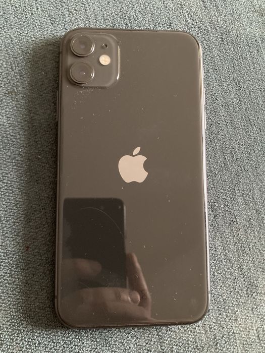 Продам iphone 11.