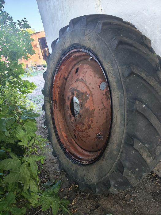Продам задний баллон мтз 80