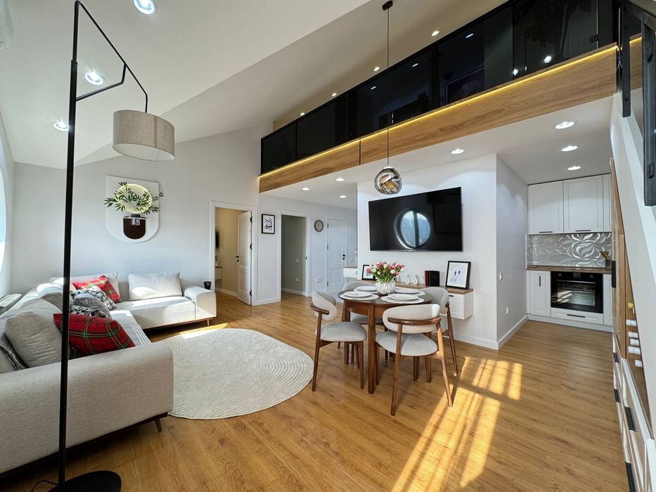 Аренда 3/10/10. С мансардой. Mirabad Palace