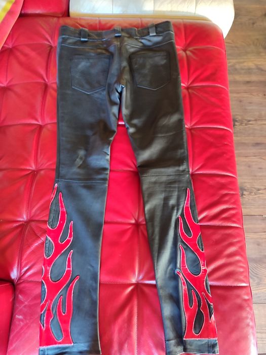 Vând pantaloni de piele, New Rock