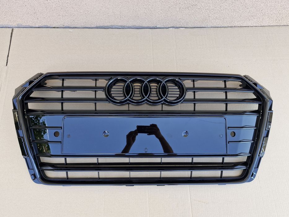 Grila centrala Audi A4 B9 cu senzori parcare 2015-2018