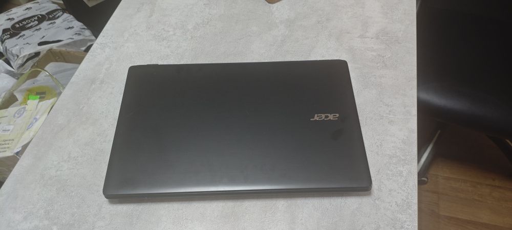 Ноутбук Acer i3/8gb/ssd/2 видеокарты