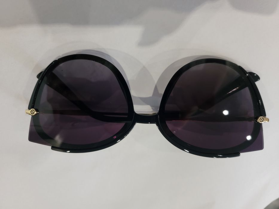 Слънчеви очила с кутийка