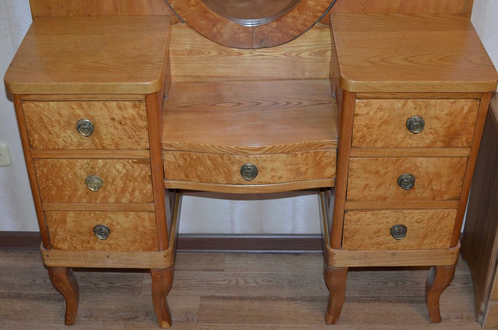 Антикварное трюмо с зеркалом / туалетный столик натуральное дерево