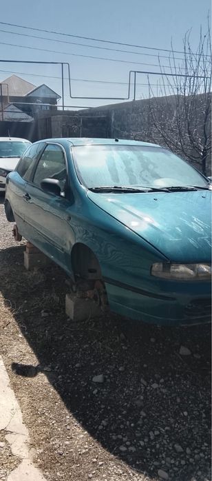 Машина Fiat Bravo