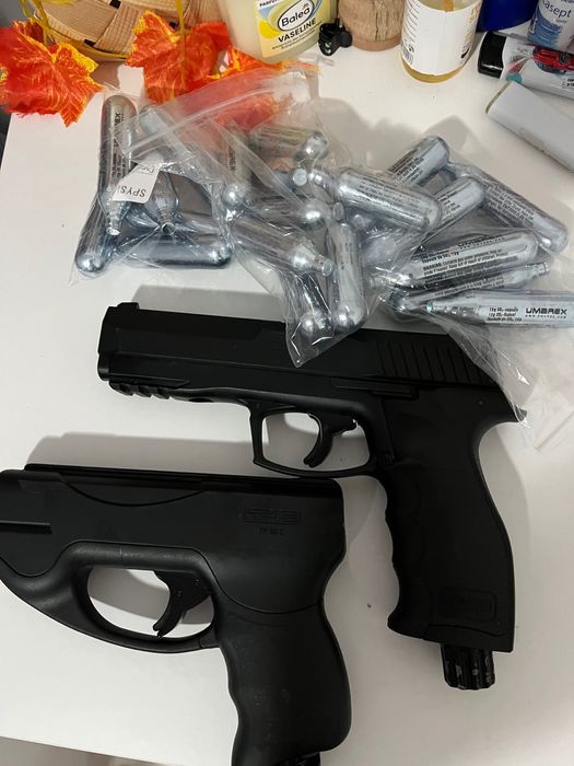 2 Pistoale Paint Ball/Auto aparare