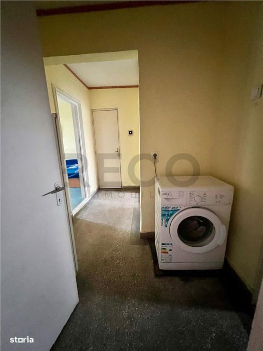 RECO Apartament 3 camere etaj intermediar zona Rogerius str. Transilva