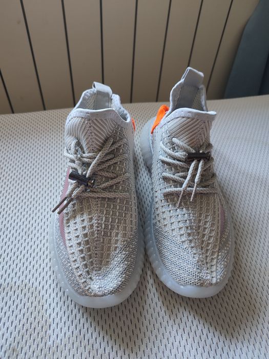 Vand yeezy 350 v2