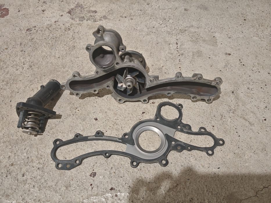 Продам помпа на 4runner 215
