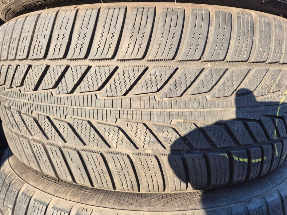 4 Anvelope M+S - 235/40/19 - HANKOOK - APP NOI - DOT 2022 !