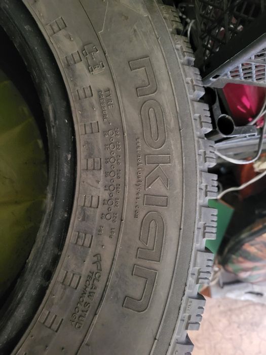 Продам зимние шины-Nokian б/у.