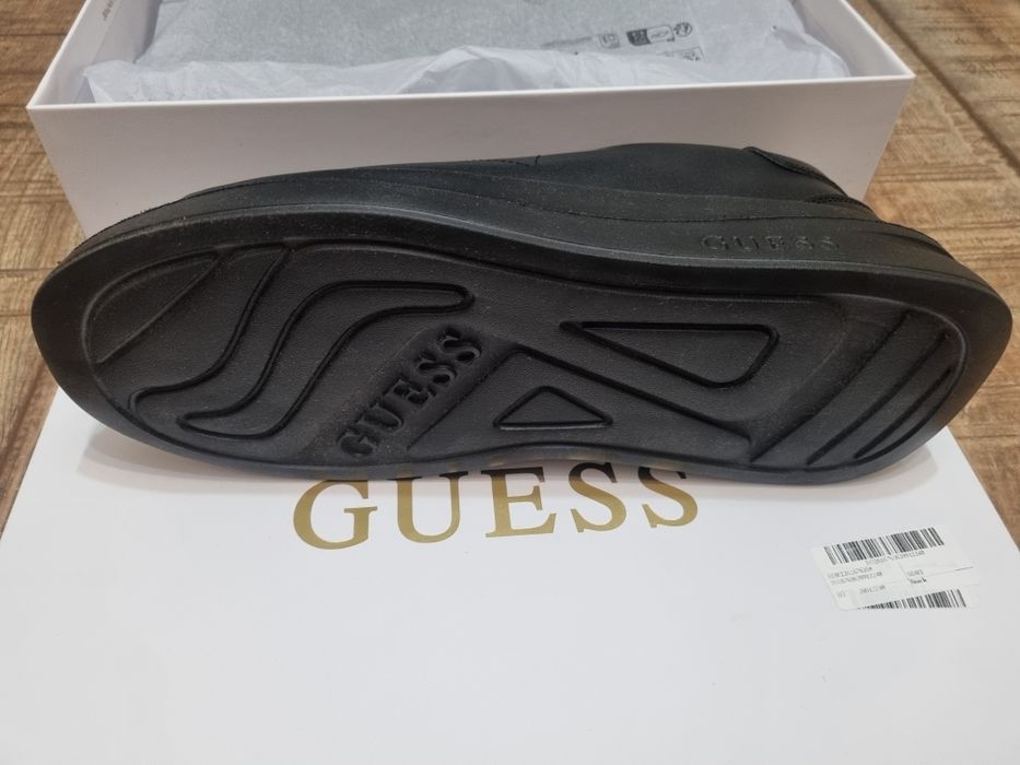 Мъжки спортни обувки Guess