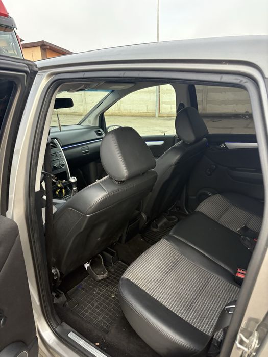 Vând Mercedes B class an 2008