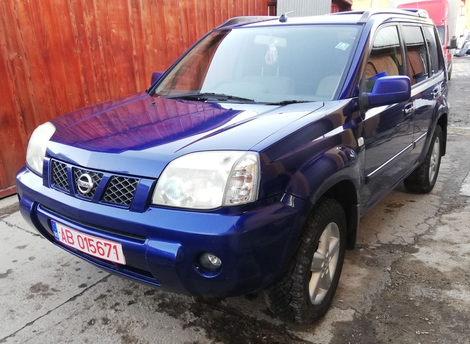 Grila masca capota Nissan X-Trail T30 2.2dci 136 cp
