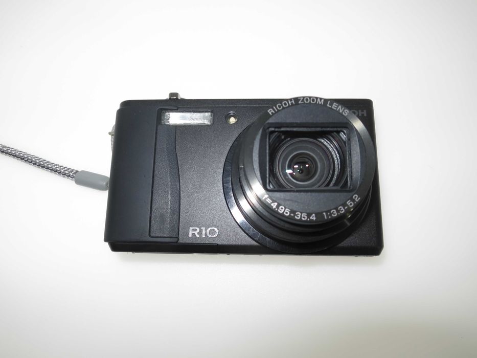 Ricoh R10 компактен цифров фотоапарат, дигитална камера с голям зум
