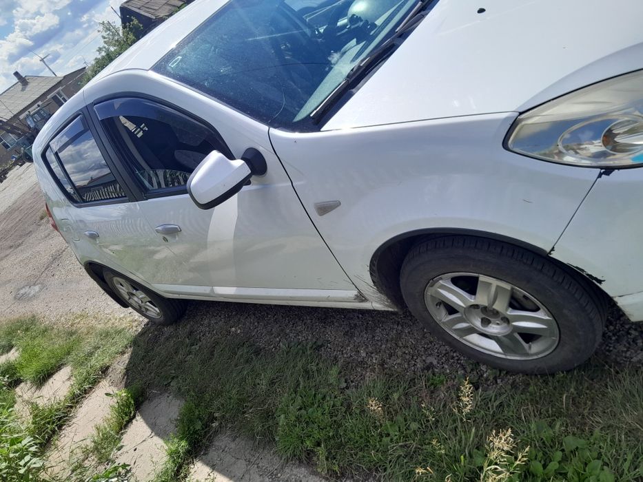 Продам рено сандеро