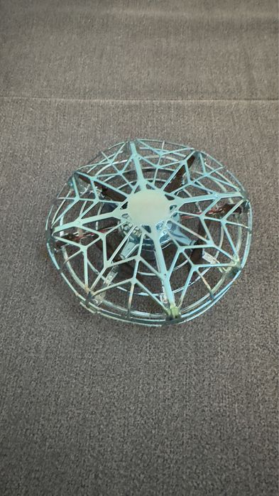 Маленький Дрон без пульта управления