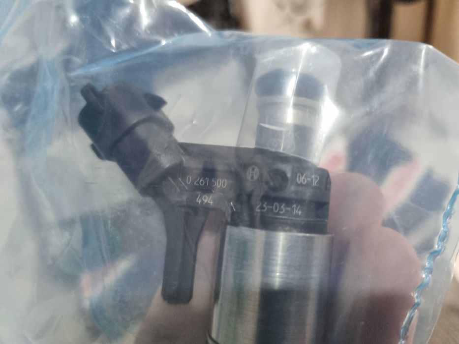 Нов бенз инжекционен клапан инжектор/дюза - Bosch BMW Peugeot Citroen