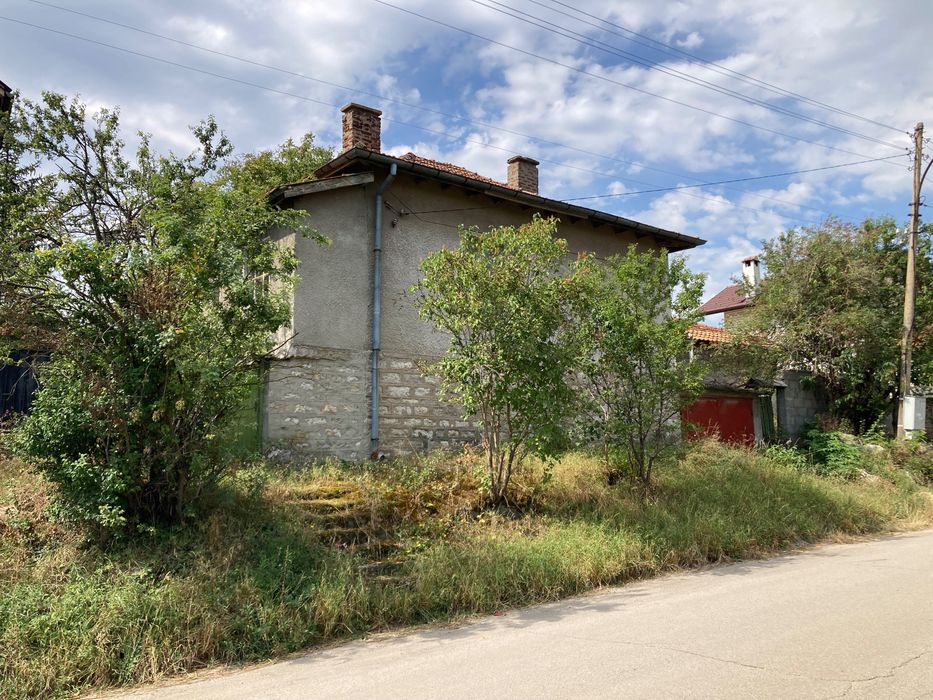 Продавам КЪЩА в с. Опицвет