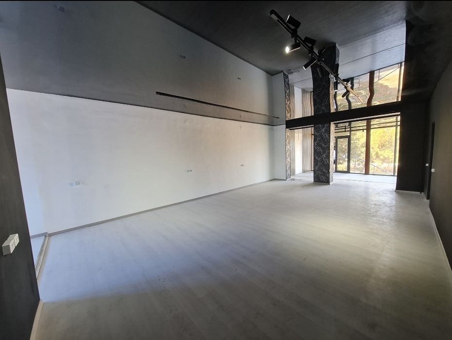 Alohida turgan bino 3 qavat 350м2 ijaraga beriladi
N