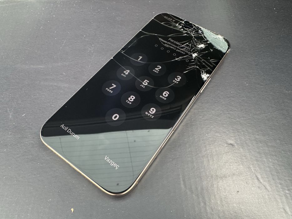 IPhone 16 Pro Max за части
