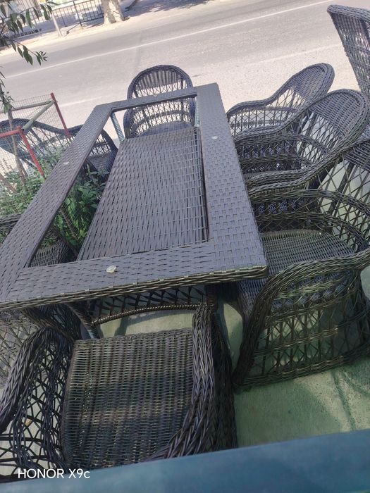 Столы и стулья на заказ из искусственного ротанга