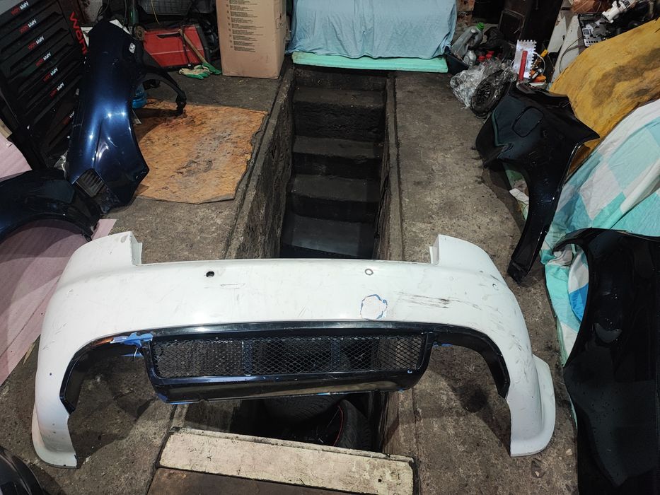 Задна броня,задни калници и прагове за rs4 b7 sedan