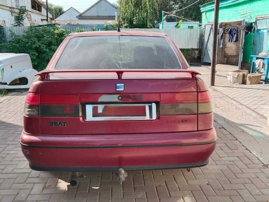 автомобиль Sealt Toledo