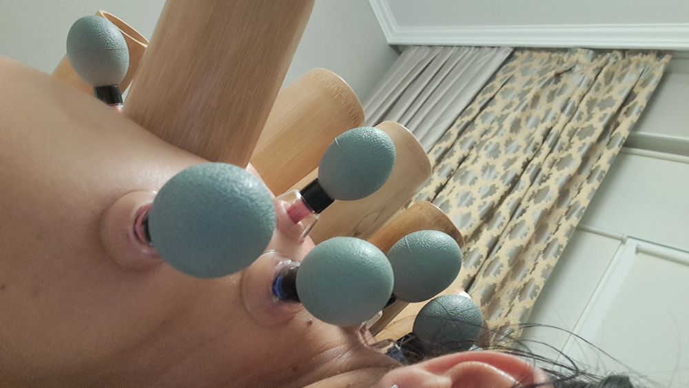 Профессиональный массажист