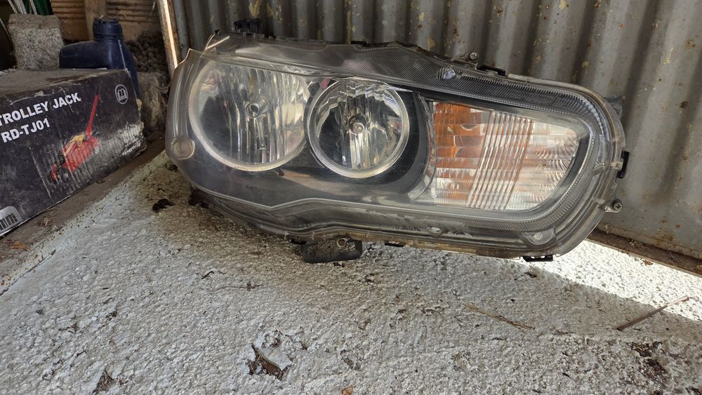 Фарове за Mitsubishi lancer
