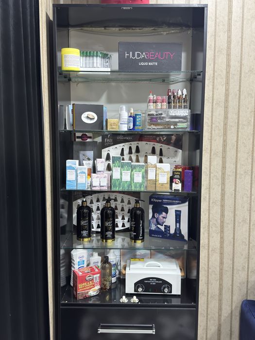 Полка  витрина  для  парикмахерский